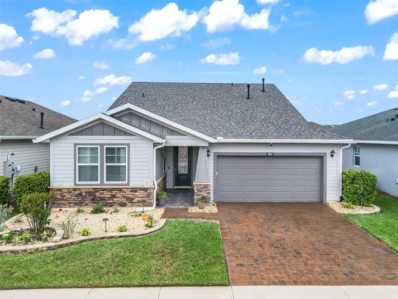 5662 Nw 40th Loop, FL