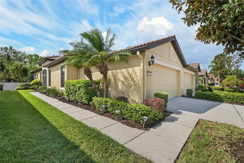 5537 Sunset Falls Dr, FL