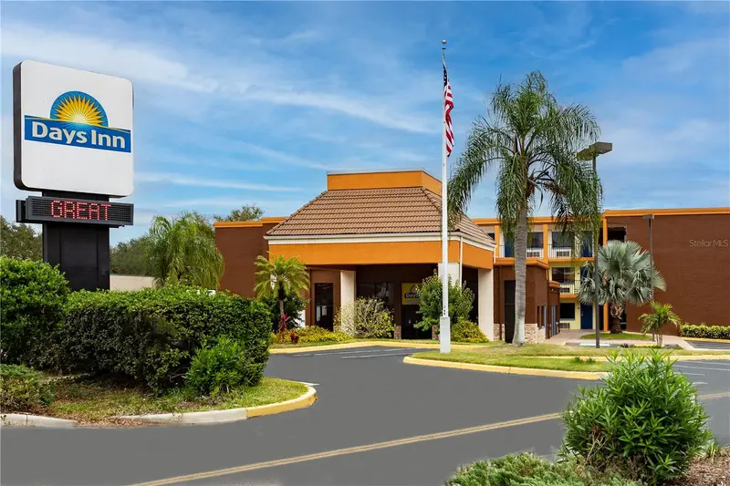 8245 Us-17-92 Highway, FL