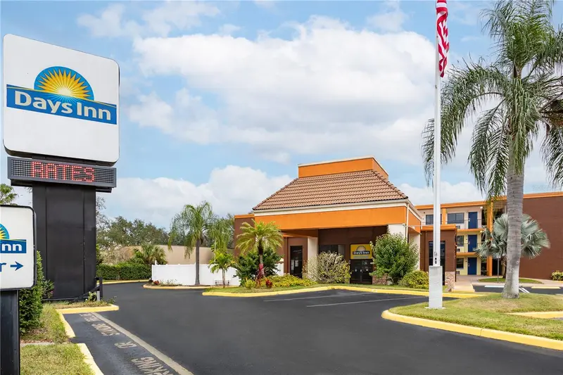 8245 S Us-17-92 Hwy, FL