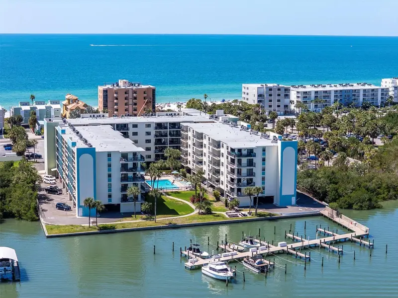 19531 Gulf Blvd #414, FL