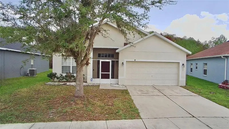 907 Hacienda Cir, FL
