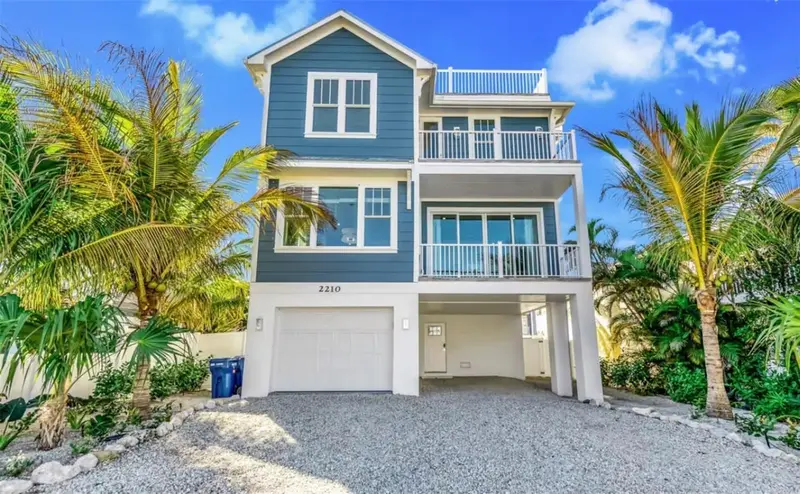 2210 Avenue A, FL