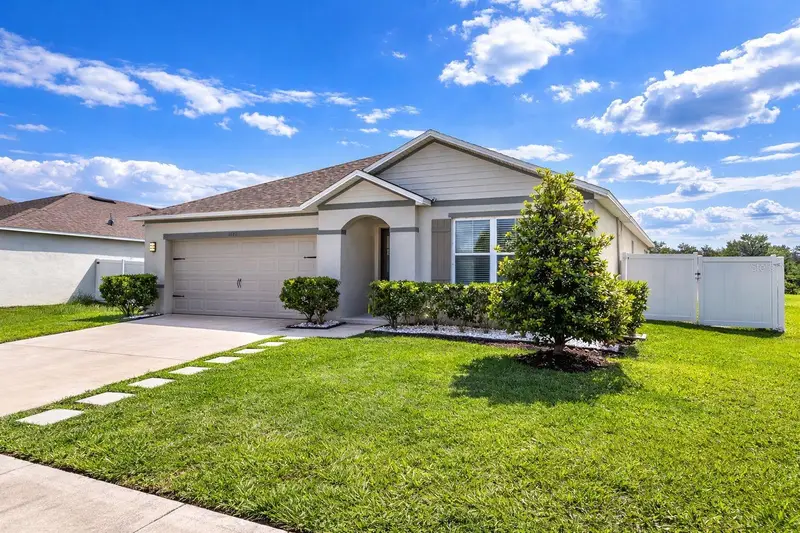 1687 Bay Breeze Dr, FL