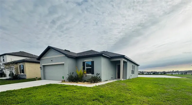 927 Kelly Fern Loop, FL
