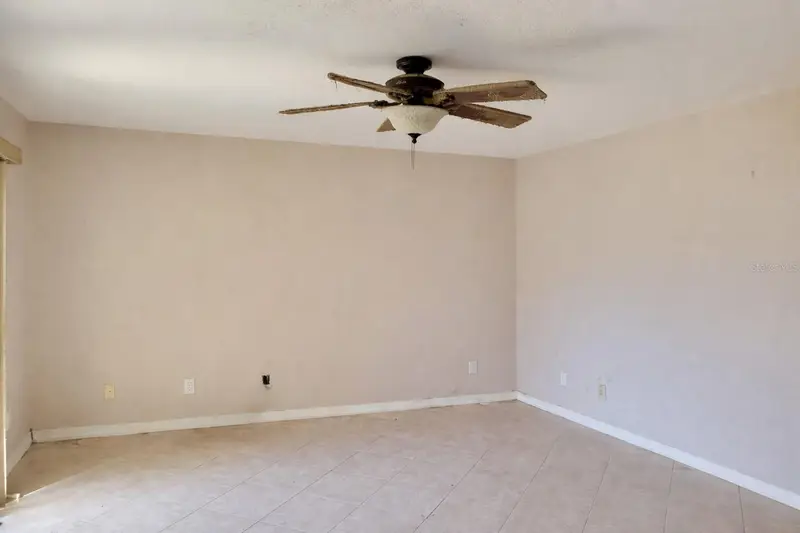 1313 Vista Oaks Cir Ne, FL