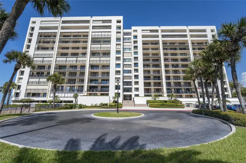 1460 Gulf Blvd #511, FL
