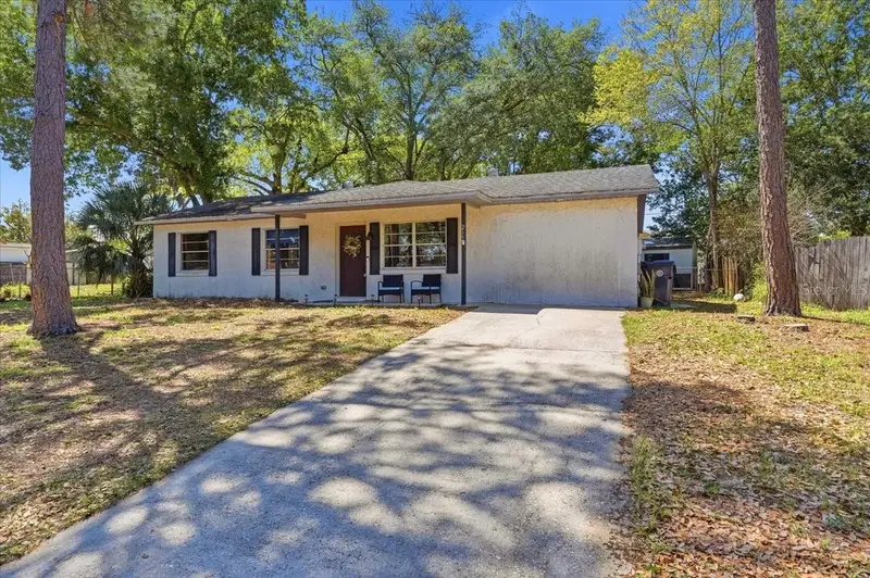 215 Carla Ann Ct, FL