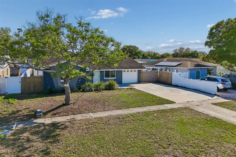 6882 62nd Ave N, FL