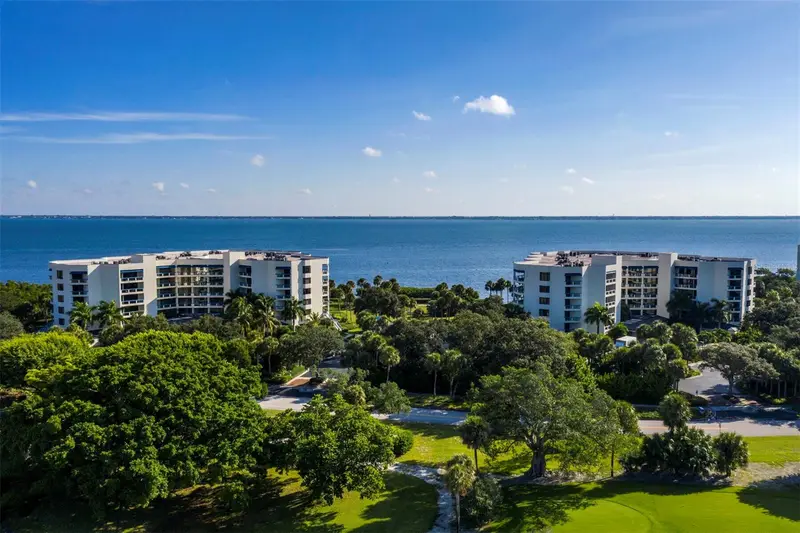 2020 Harbourside Dr #417, FL