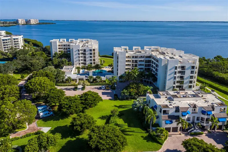 2020 Harbourside Dr #417, FL