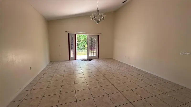 979 Hacienda Cir, FL