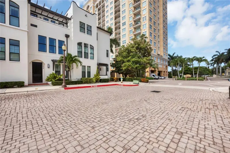 1250 May Ln, FL