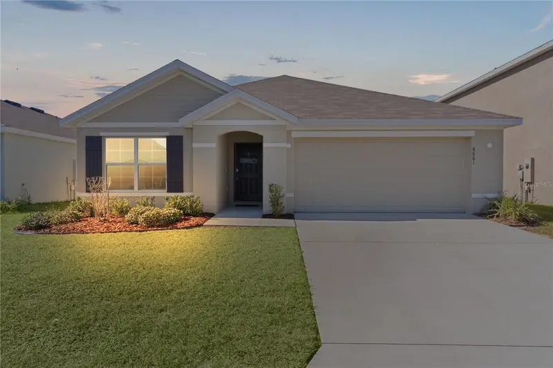 8661 Triumph Cir, FL