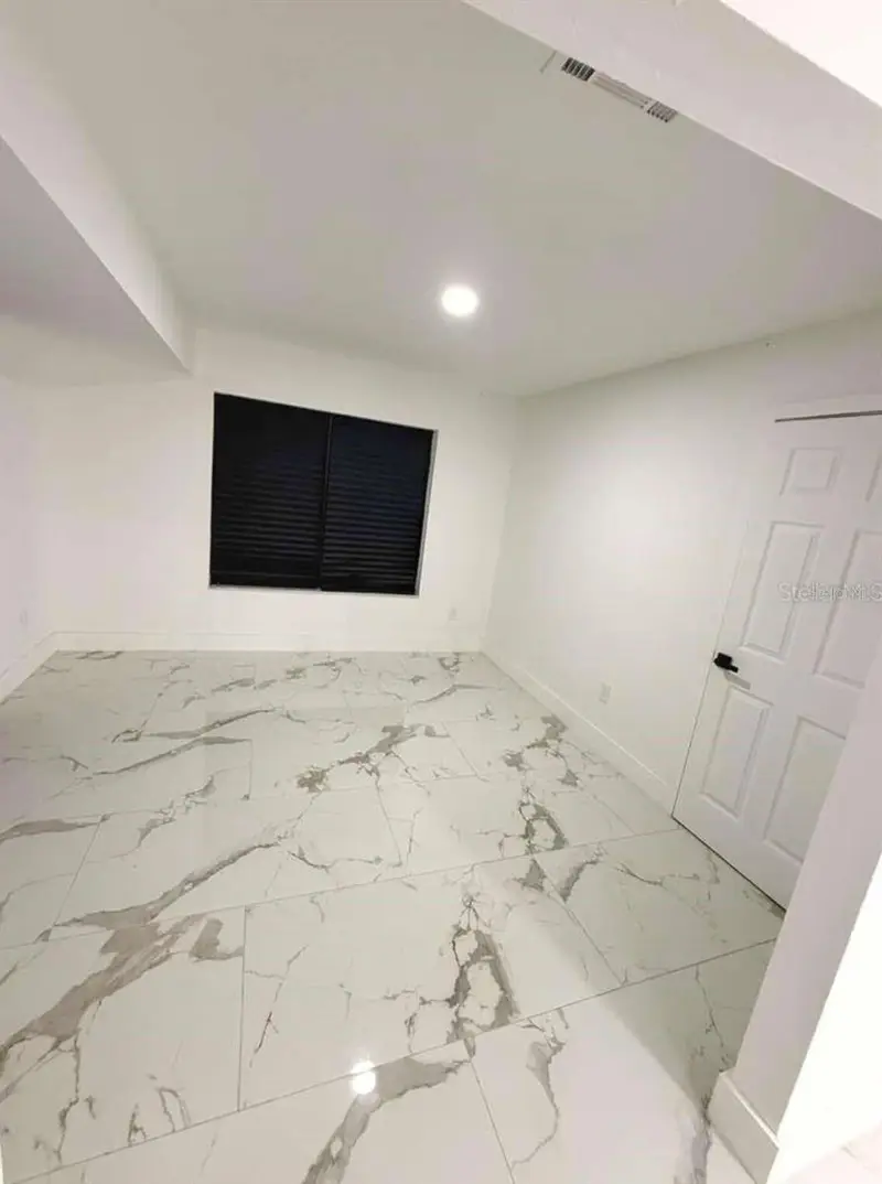 1048 Newbern St Ne, FL