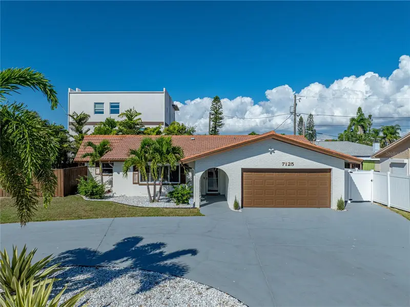 7125 S Shore Dr S, FL