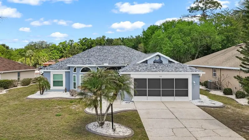 327 Caloosa Woods Ln, FL