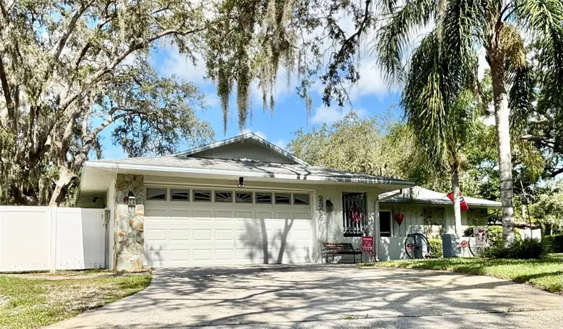 2309 Woodbend Cir, FL