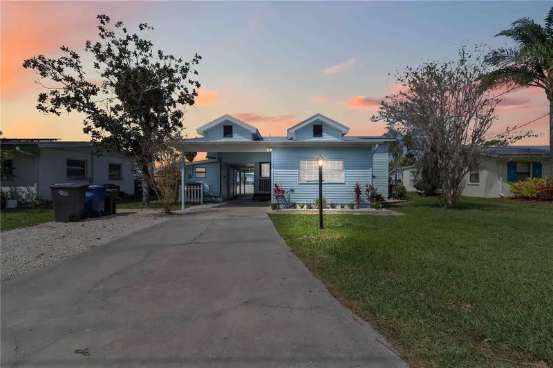 607 Manatee Ave, FL