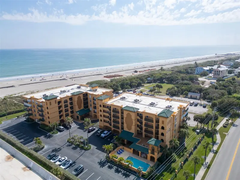 8472 Ridgewood Ave #201, FL