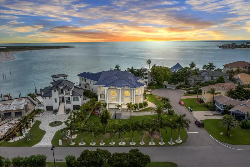 774 Nina Dr, FL