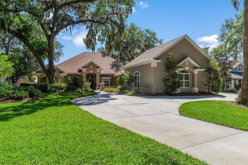 926 Hawk Lndg, FL