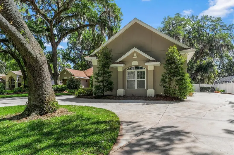 926 Hawk Lndg, FL