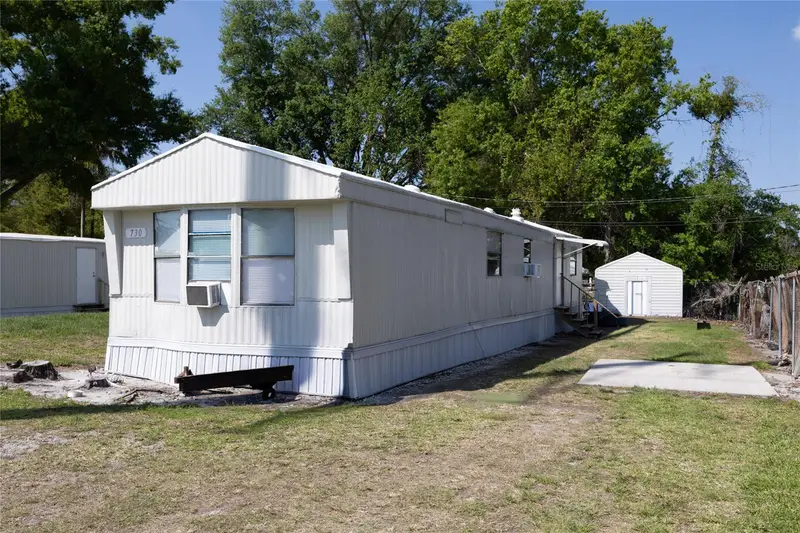 728 N Chestnut Rd, FL