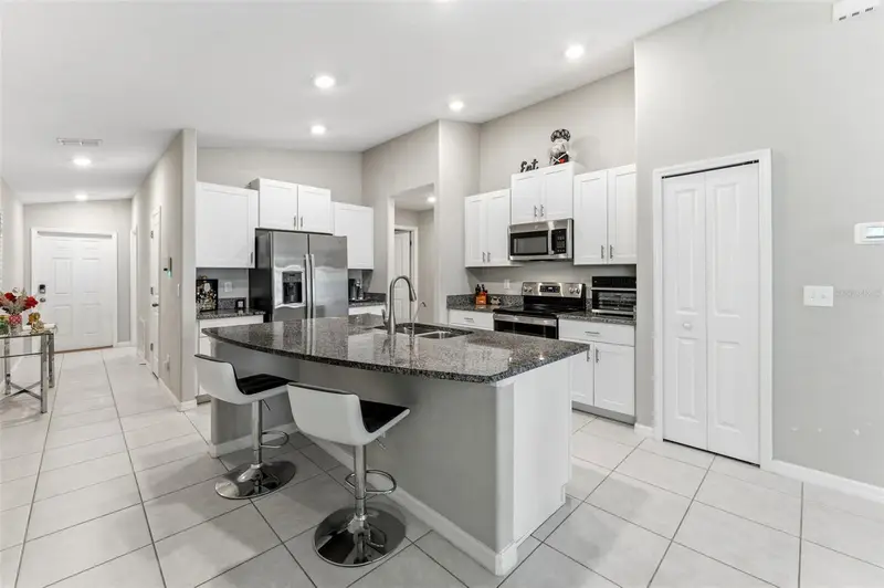 343 Argyll Dr, FL