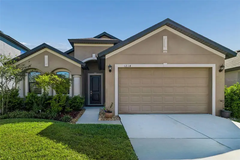 1214 Florablu Dr, FL