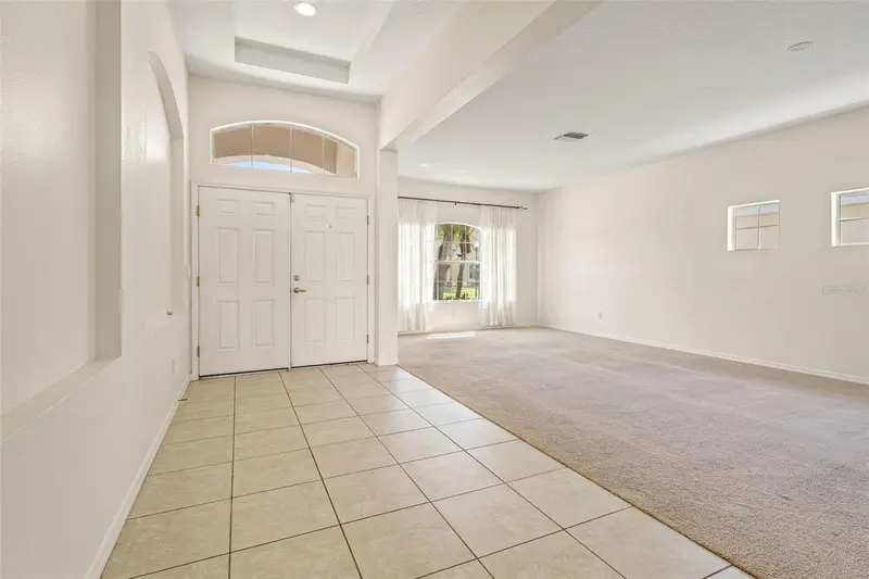 518 York Dale Dr, FL