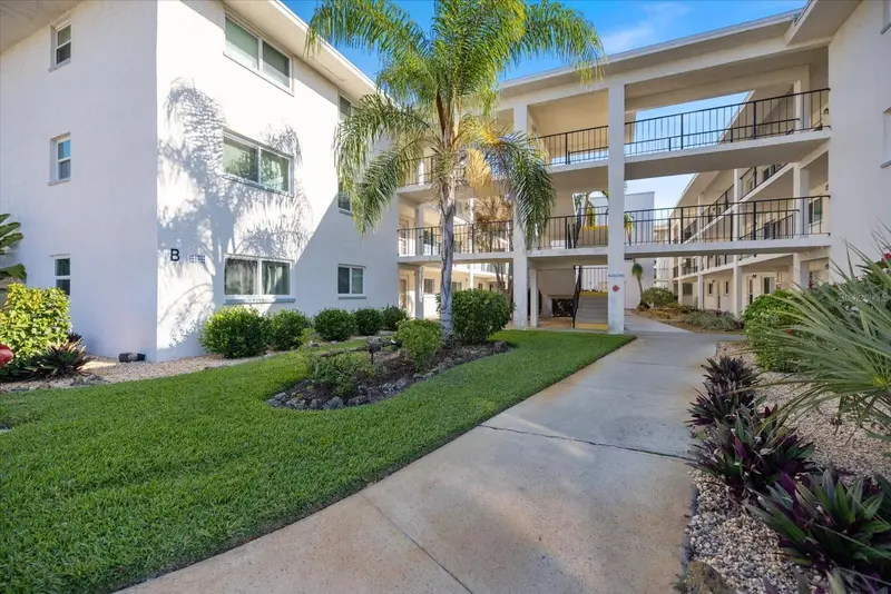 708 Tamiami Trl S #209, FL