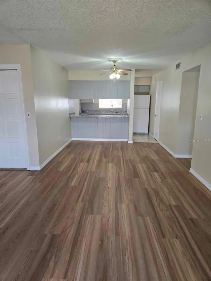 1000 Lake Of The Woods Blvd #201e, FL