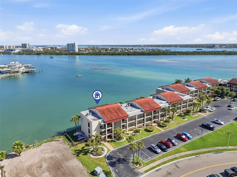 868 Bayway Blvd #101, FL