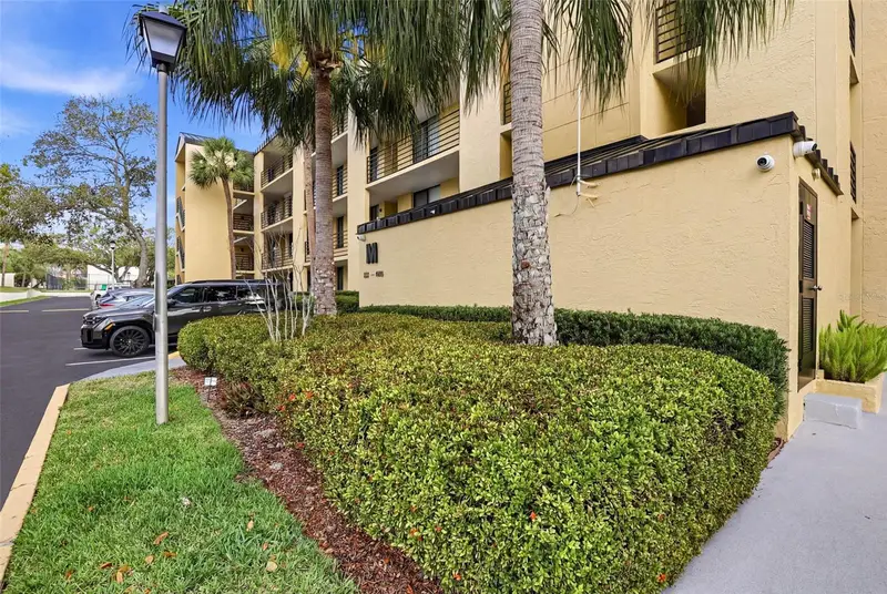 2424 W Tampa Bay Blvd #M404, FL
