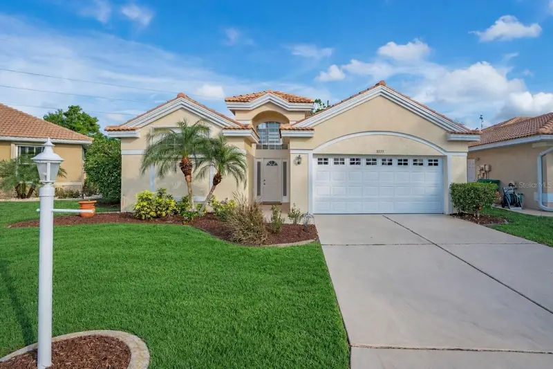 8533 Gateway Ct, FL