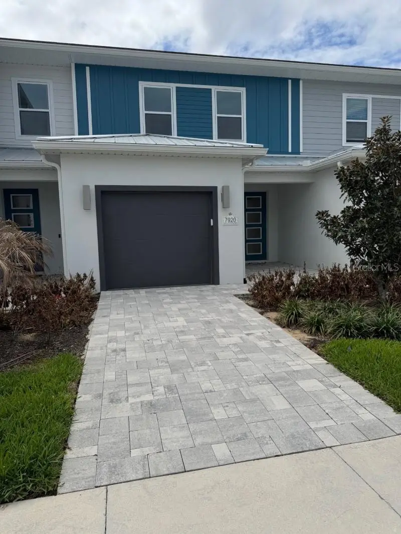 7920 Spectrum Dr, FL