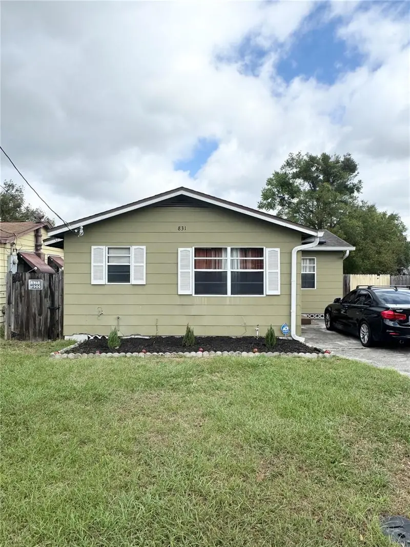 831 Naples Dr, FL