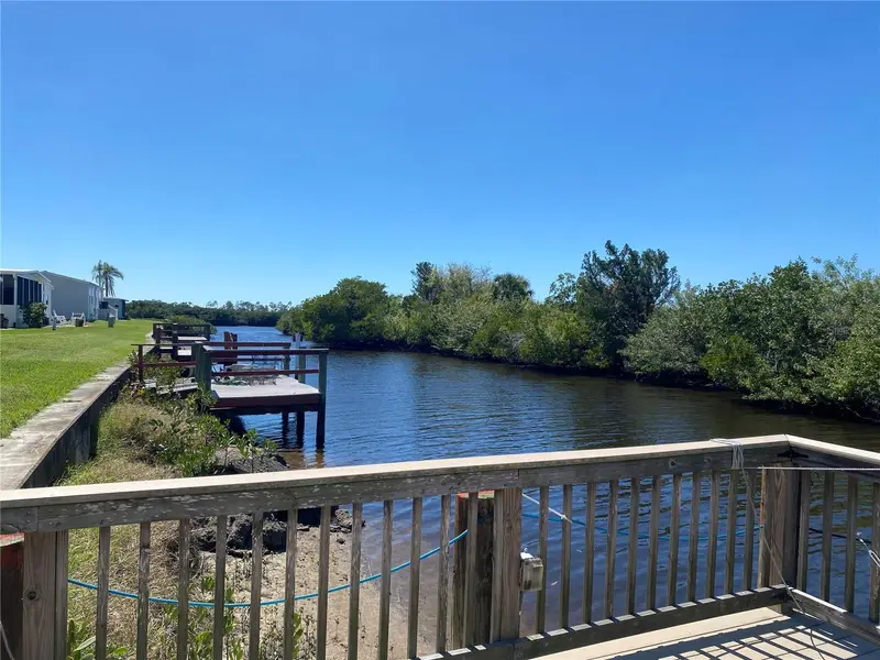 724 Blackburn Blvd, FL