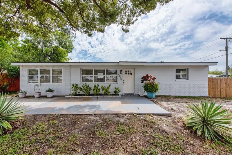 4016 W Montgomery Ter, FL