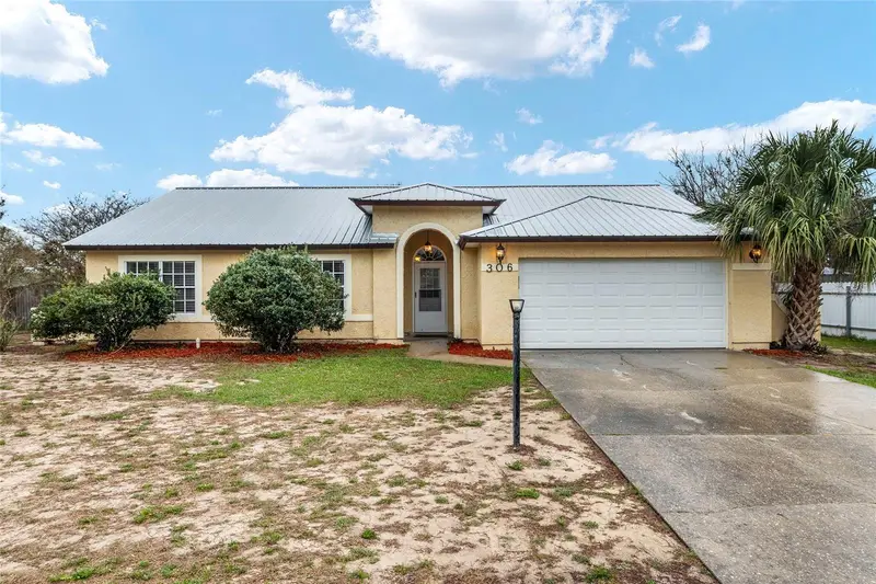 306 Oak Track Radl, FL