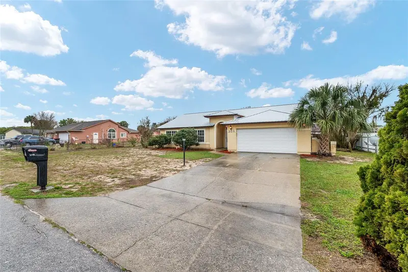 306 Oak Track Radl, FL