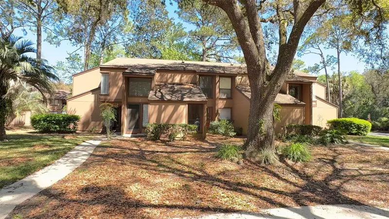 2 Pine Hurst Ln #2, FL