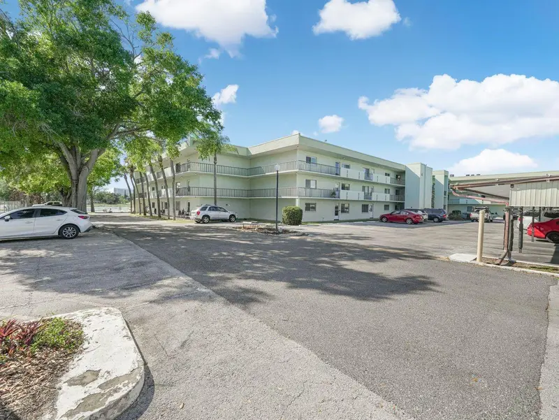 1130 N Lake Parker Ave #A201, FL