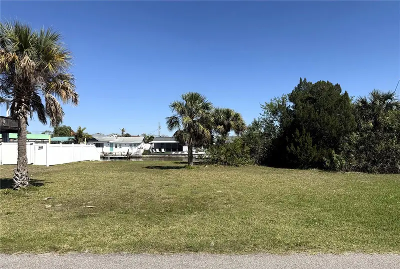 13908 King, FL