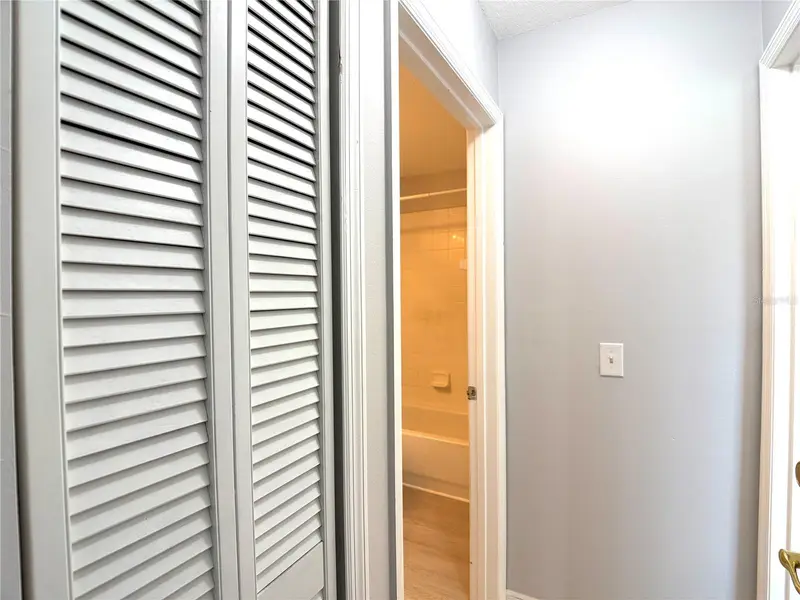 306 Mango Dr, FL