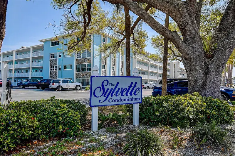 6363 Gulf Winds Dr #327, FL