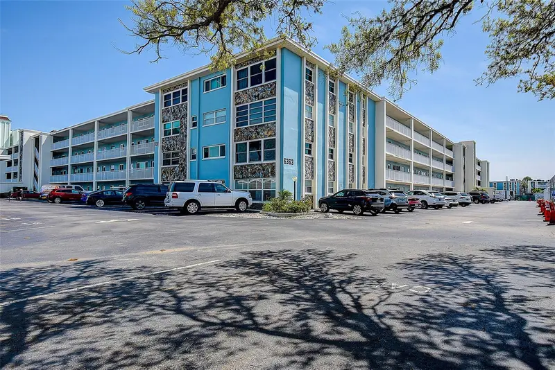 6363 Gulf Winds Dr #327, FL