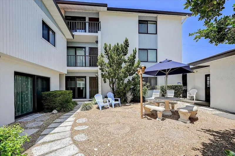 722 S Blvd Of The Presidents #105, FL