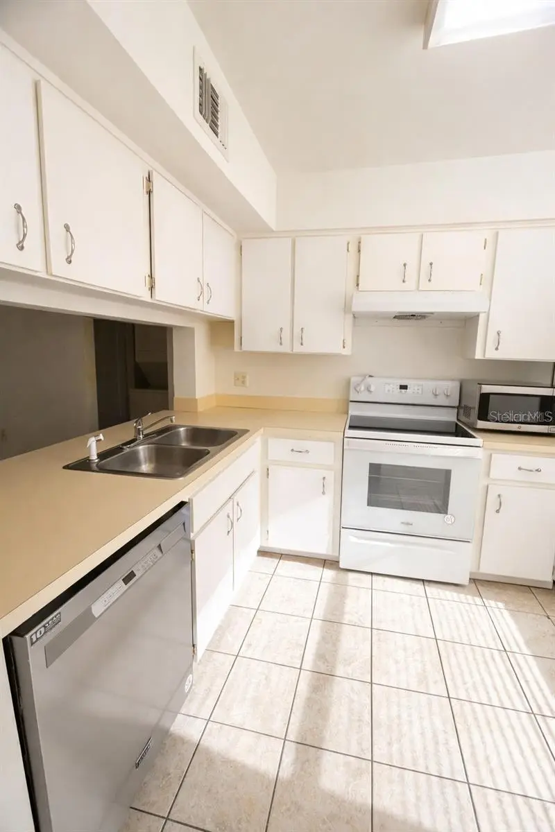 3244 Candle Ridge Dr #202, FL